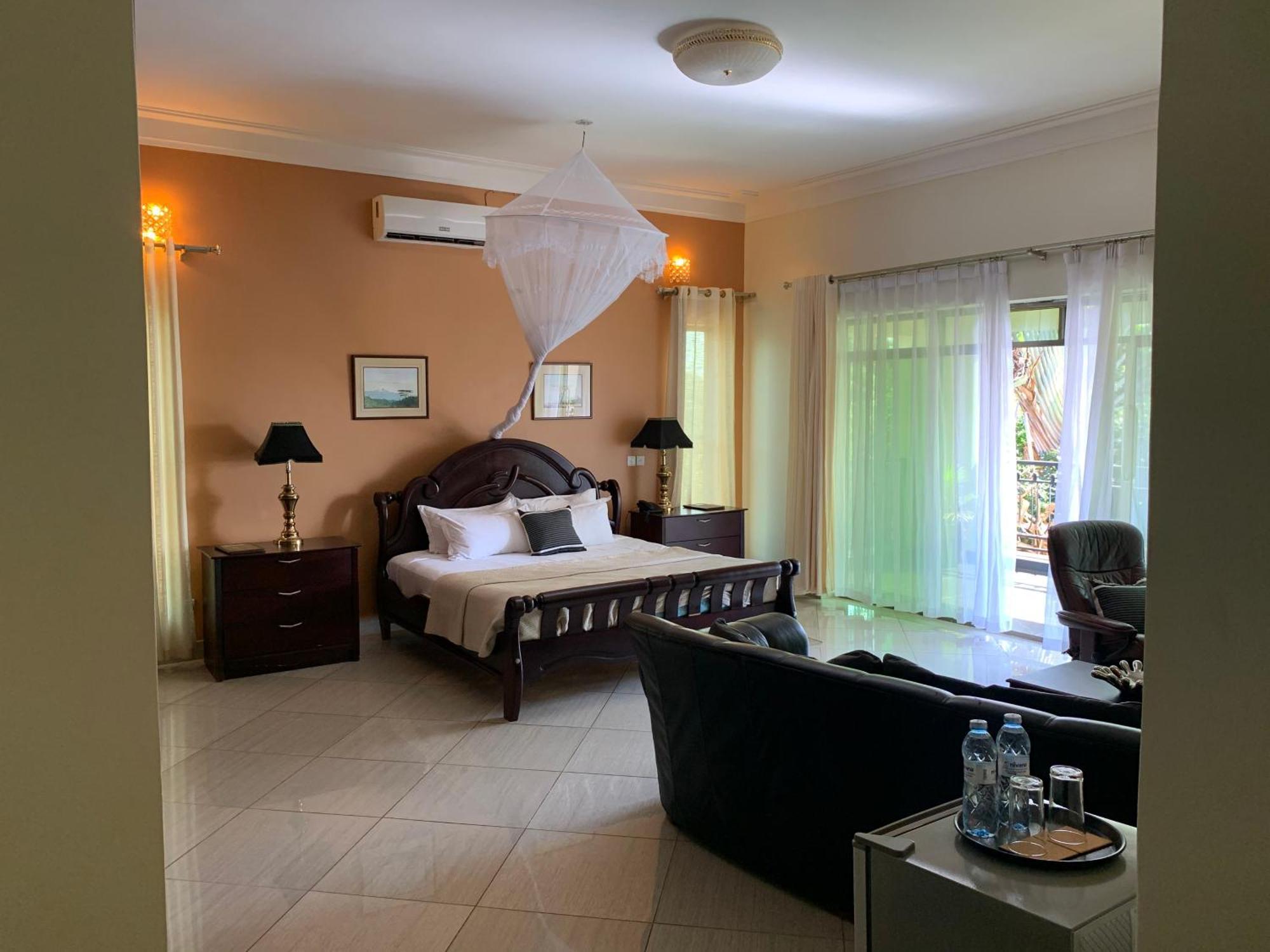 Lakepoint Villa Энтеббе Экстерьер фото